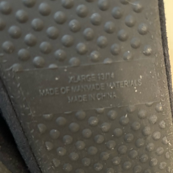 Batman Slippers - Picture 3 of 4